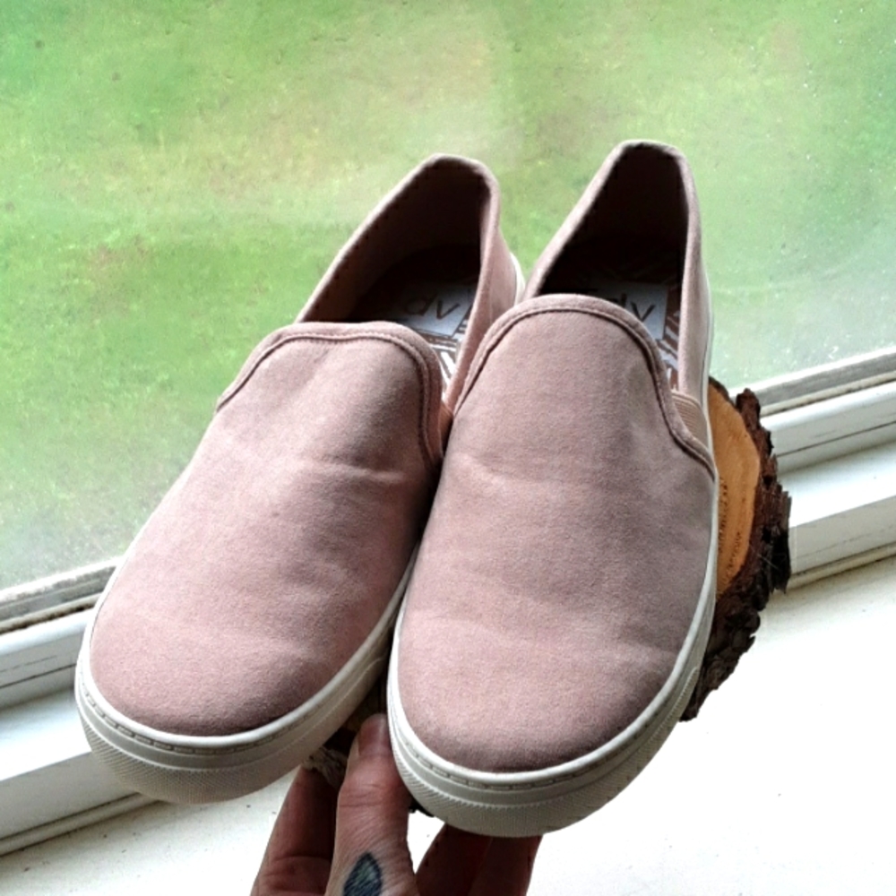 DV shoes